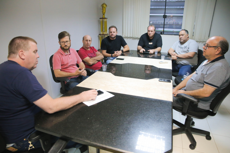 Diretoria Tricolor se reúne para traçar sequência no planejamento