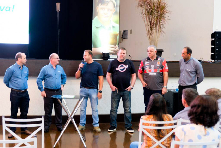 Cascavel Futsal formaliza a parceria com o SICREDI para 2020.